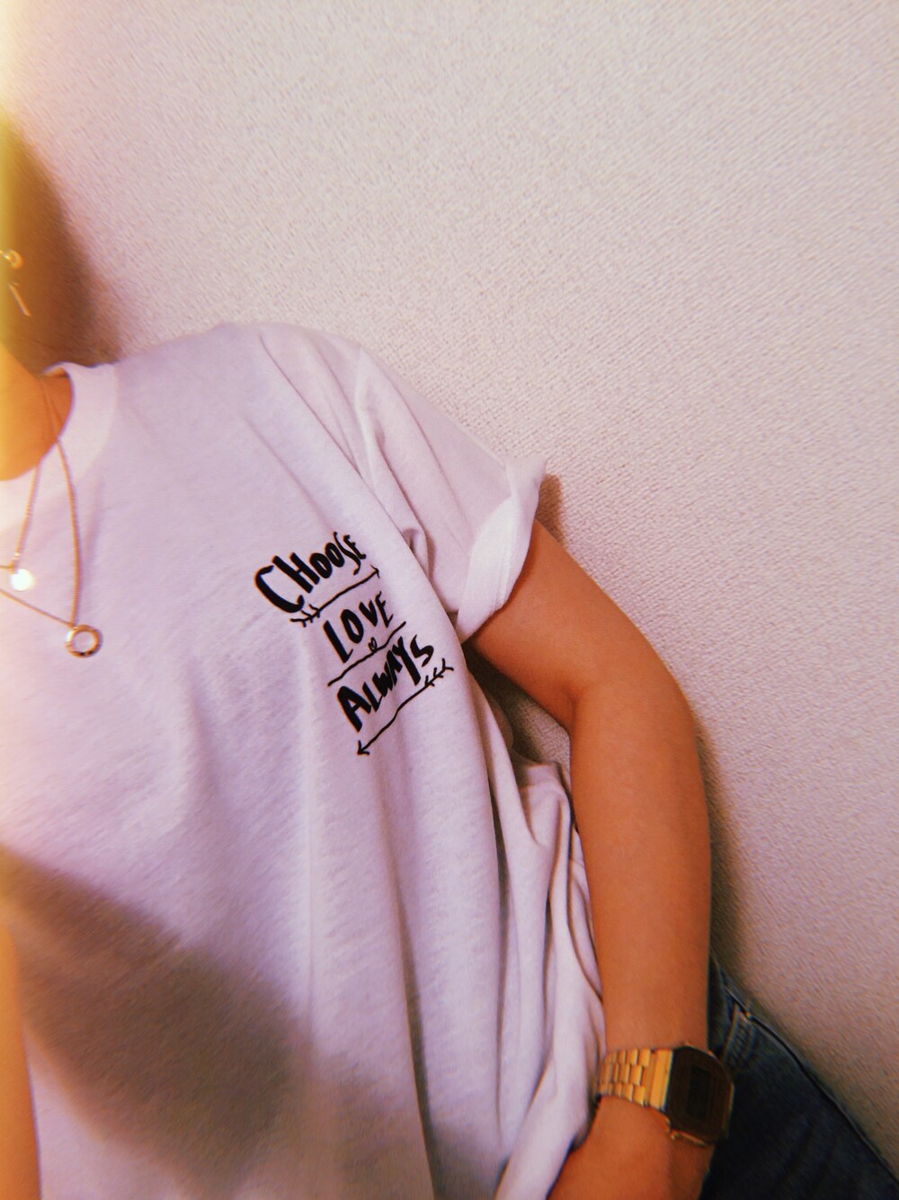 「シンプルコーデ、オリジナルブランド、ロゴT、白Tシャツ」｜「Mnistaのアイテム（Tシャツ/カットソー、ホワイト系）」を使った、Mnista さん（レディース・150cm）の秋コーディネートの1枚目の写真