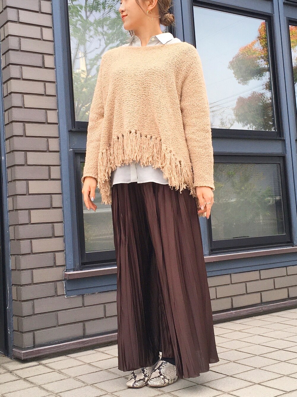 「今日のコーデ、庭、パイソン柄、サマーニット」｜「Diagramのアイテム（ニット/セーター、ベージュ系）」を使った、Askさん（レディース・161cm）の夏コーディネートの1枚目の写真