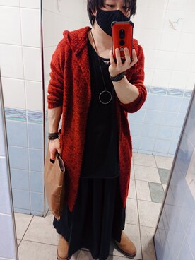 ベージュ系のアイテムを使った 赤黒コーデ のメンズ人気ファッションコーディネート Wear