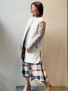 「BLUE LABEL CRESTBRIDGE（ブルーレーベルクレストブリッジ）のアイテム（その他アウター）」を使った、ブルーレーベル・クレストブリッジ公式さん（レディース・170cm）の秋コーディネート