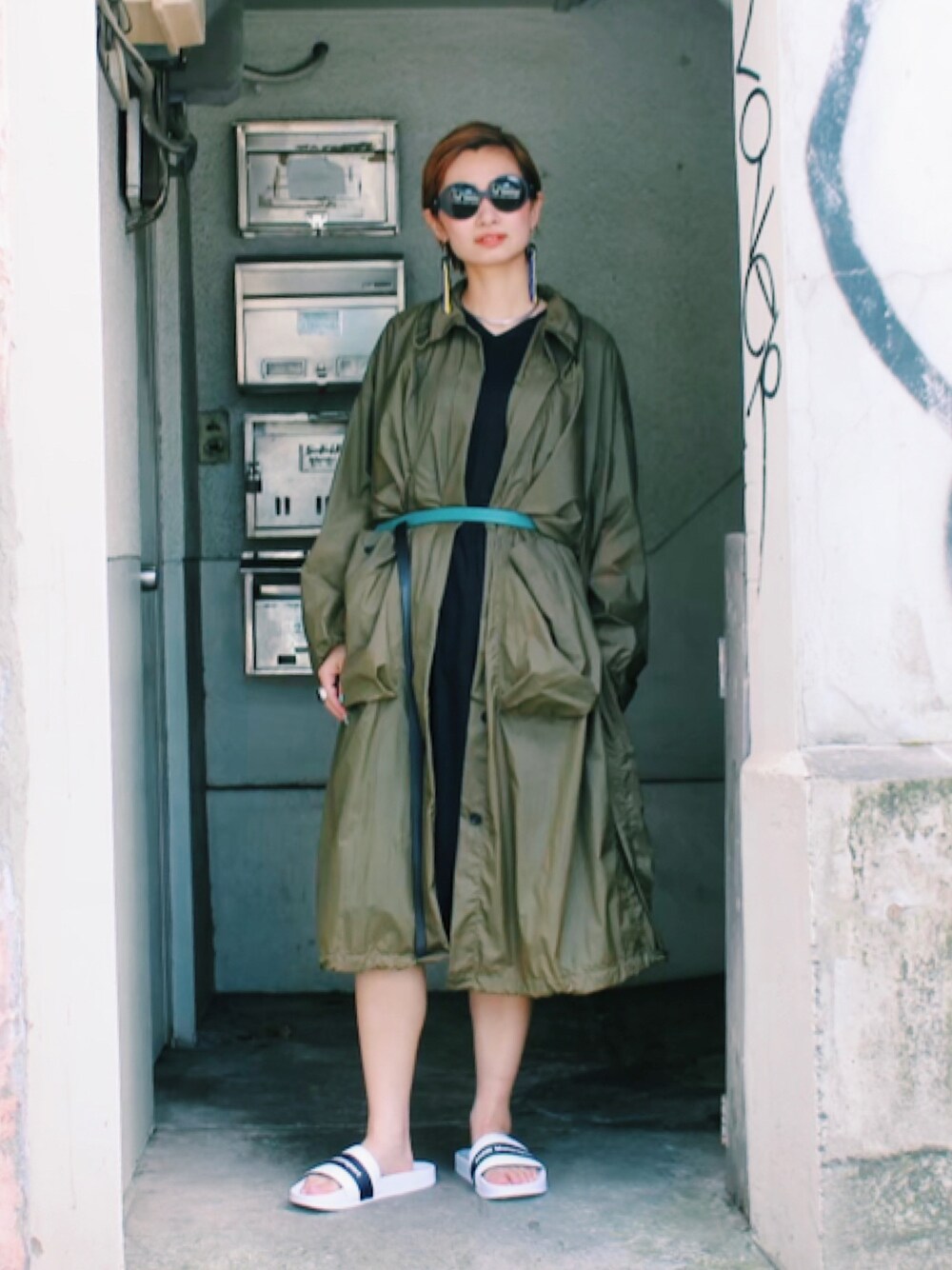 「Henrik Vibskovのアイテム（トップス、グリーン系）」を使った、kafukamomoさん（レディース・167cm）の夏コーディネートの1枚目の写真