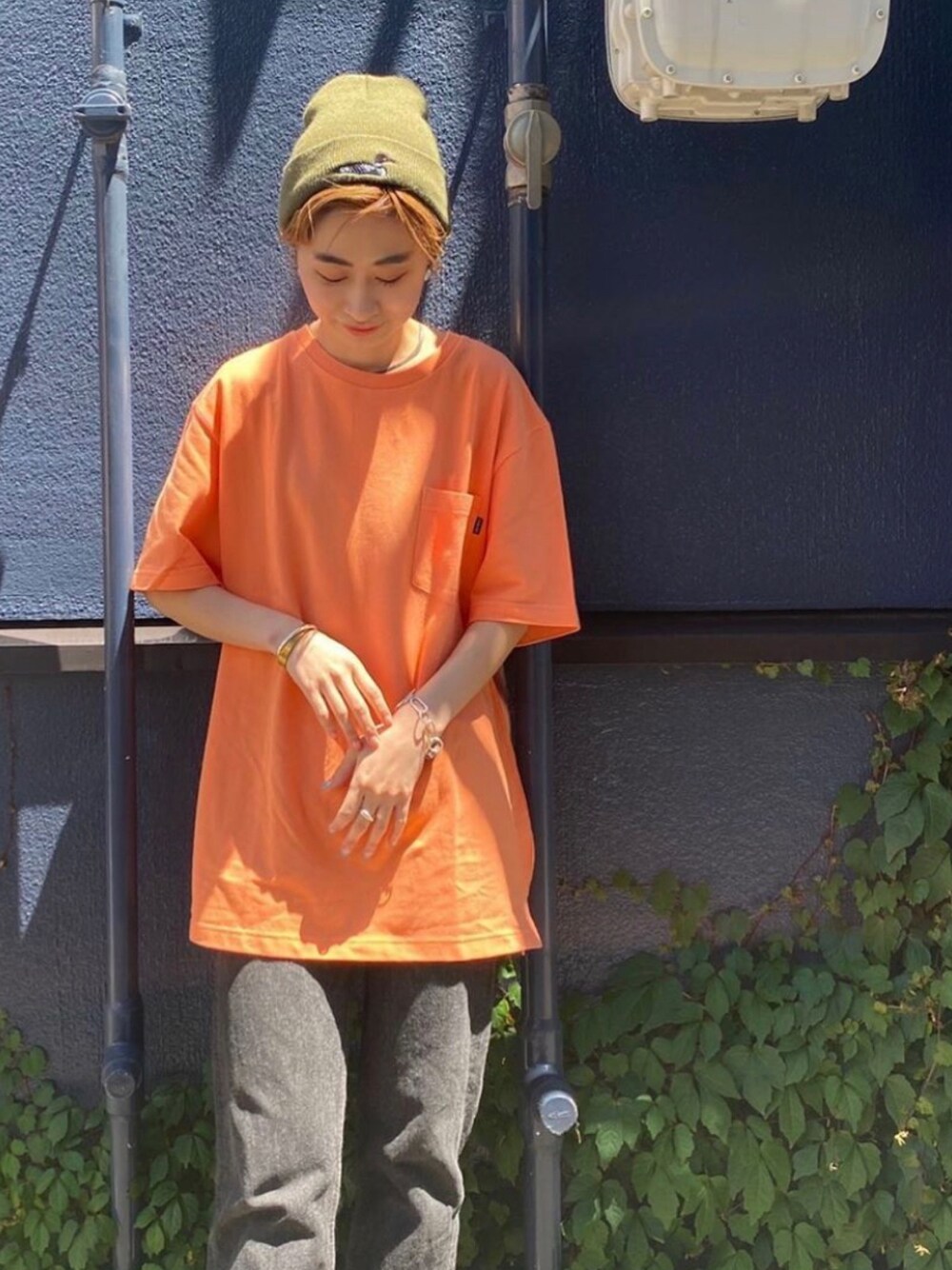 「ONLY NYの【ONLY NY】オンリーニューヨーク PREMIUM COTTON PIQUET Tee（Tシャツ/カットソー、オレンジ系）」を使った、kafukamomoさん（レディース・167cm）の夏コーディネートの1枚目の写真