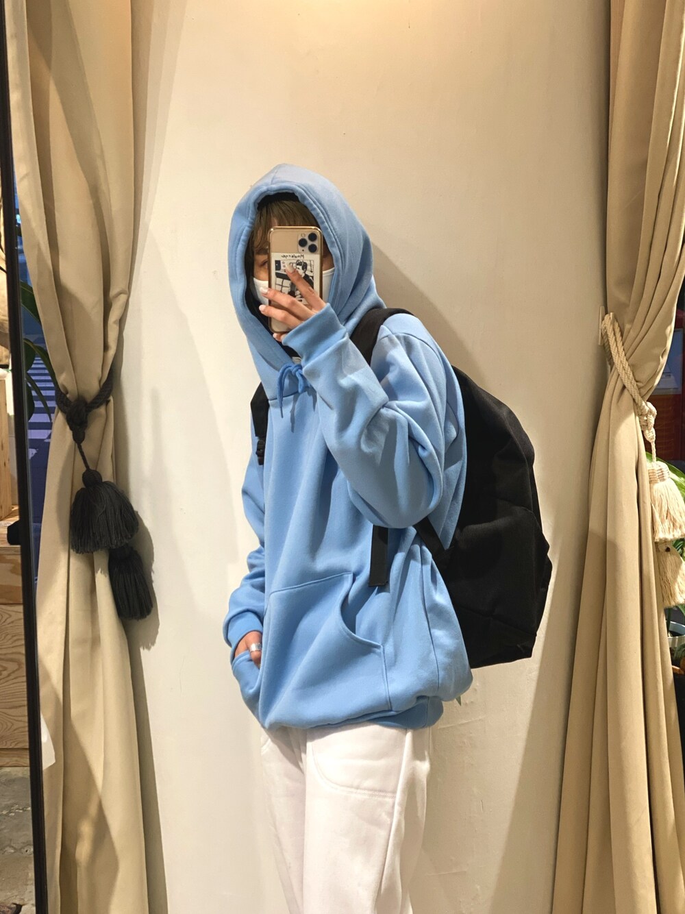「年末WEAR感謝祭、冬コーデ、カジュアル、オトナカジュアル、おしゃれさんと繋がりたい、ゆるコーデ、あったかコーデ、フーディー、サックスブルー」｜「fridgeの【LA SPEEDY】エルエースピーディー HOODY（パーカー、ブルー系）」を使った、kafukamomoさん（レディース・167cm）の冬コーディネートの1枚目の写真