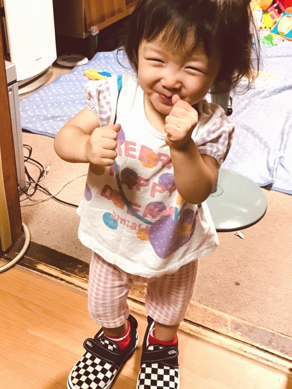 「フラッグチェッカー、にぃにのくっく、走り出す、こどもコーデ、全部チェック、お洒落さんとつながりたい、ドラフトしまむら、ゆるコーデ、チェック、VANS」｜「VANSのアイテム（スニーカー、その他）」を使った、𓆏¨̮MAKOTO*𓆏さん（メンズ・168cm）の秋コーディネートの1枚目の写真