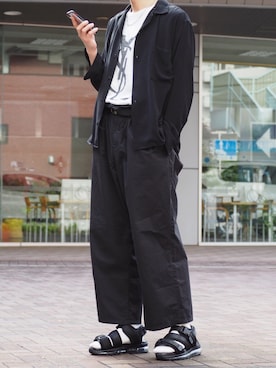 「Yves Saint Laurent（イヴサンローラン）のアイテム（Tシャツ/カットソー）」を使った、きったさん（メンズ・175cm）の春コーディネート
