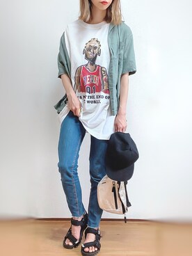 「アイテム（ボディバッグ/ウエストポーチ、シルバー系）」を使った、kuuuuraさん（レディース・158cm）の春コーディネート