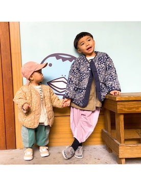 「KEEN（キーン）のUNEEK O2 / ユニーク オーツー（スニーカー、グレー系）」を使った、どんどん(*☻-☻*)さん（キッズ）の春コーディネート