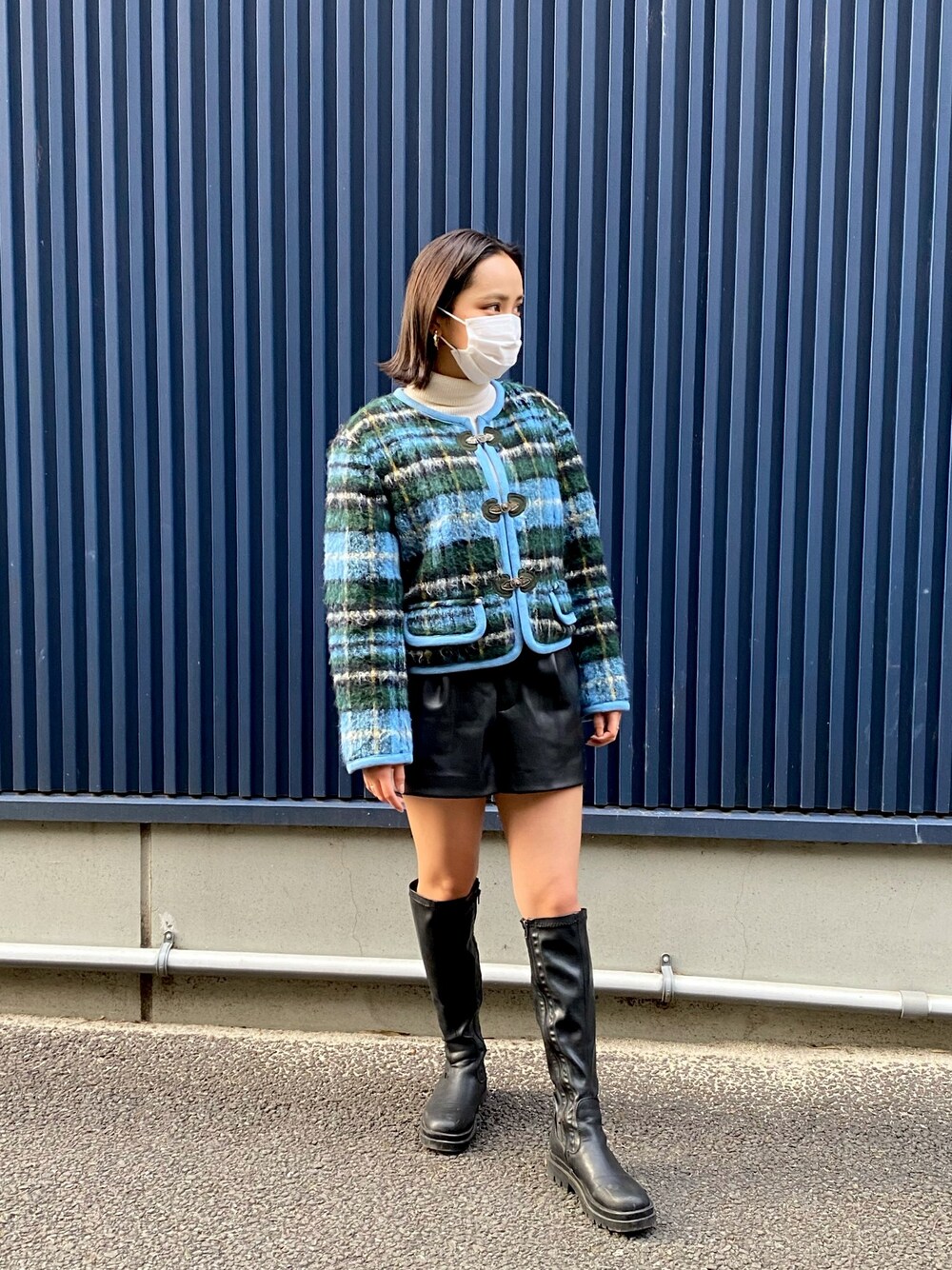 「ロングブーツ、レザーパンツ、パンツスタイル、低身長、今日のコーデ、ブーツ、ジャケット、休日スタイル、ユニクロ」｜「ZARAのアイテム（パンツ、ブラック系）」を使った、kakoさん（レディース・154cm）の冬コーディネートの1枚目の写真