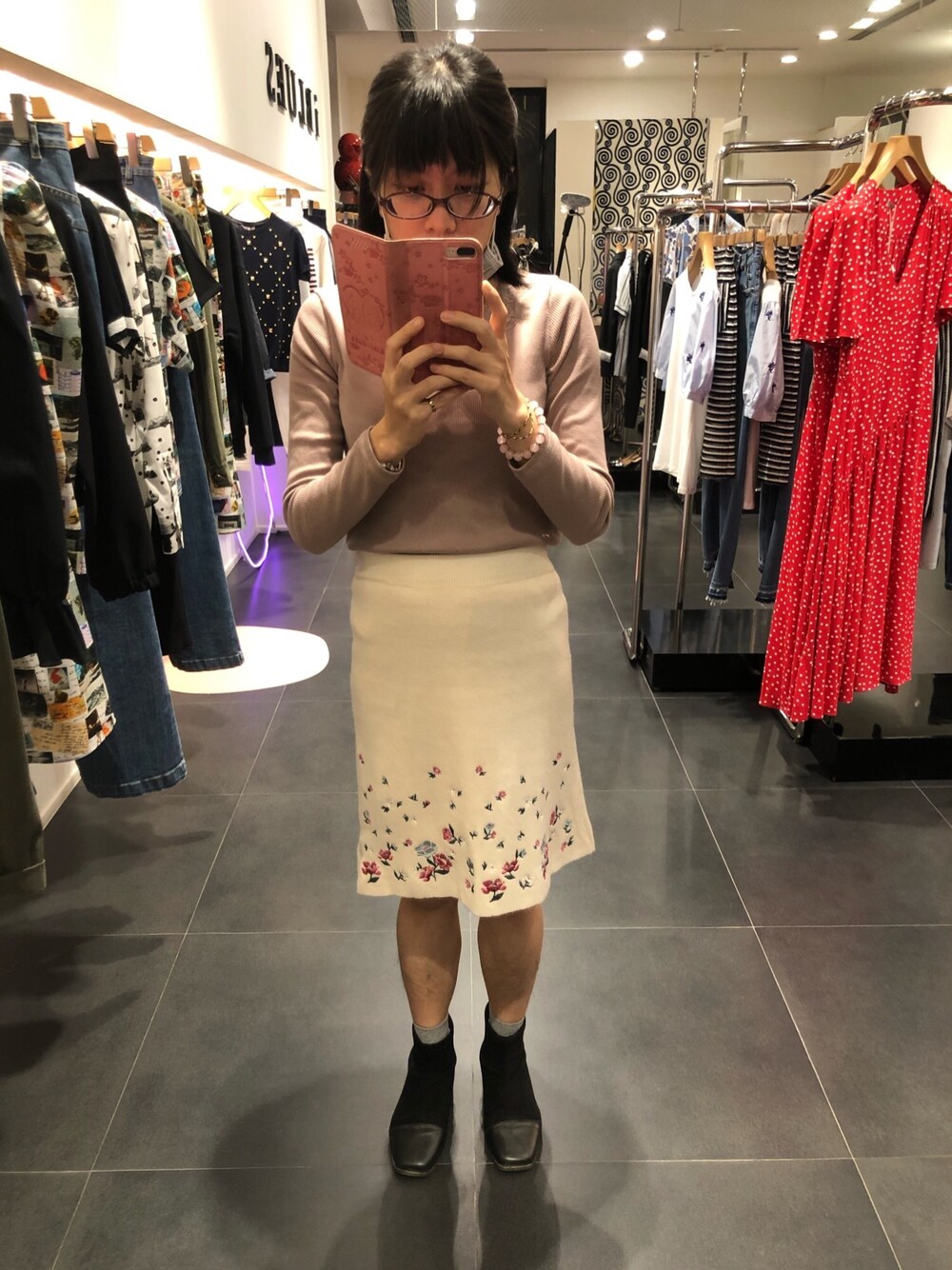 「ootd」｜「yato日系のアイテム（スカート、ベージュ系）」を使った、Jia-Rong Hsiehさん（レディース・156cm）の春コーディネートの1枚目の写真