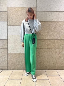 「Tシャツ/カットソー」｜「アイテム（PC・スマホグッズ/家電）」を使った、YAMASHITA MARIKOさん（レディース・168cm）の冬コーディネート