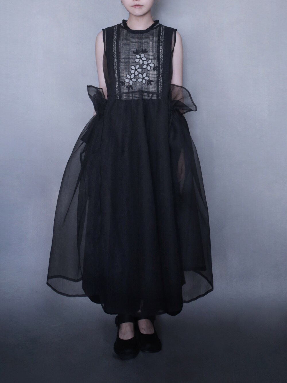 「atelier de ccのアイテム（ジャケット/アウター、ブラック系）」を使った、Charlotte.charlotteさん（レディース・160cm）の春コーディネートの1枚目の写真