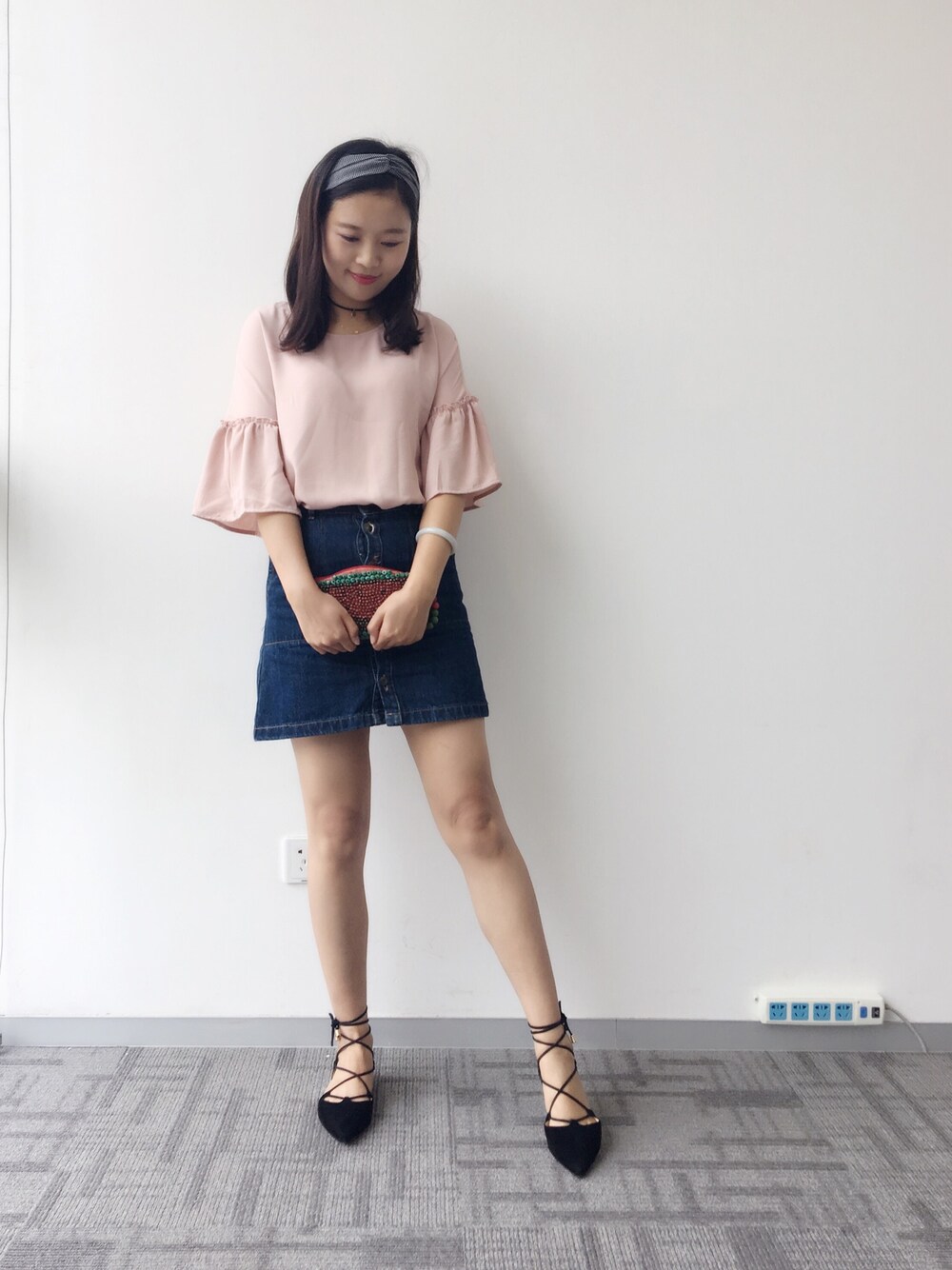「stradivariusのアイテム（Tシャツ/カットソー、ピンク系）」を使った、Danazddさん（レディース・165cm）の夏コーディネートの1枚目の写真