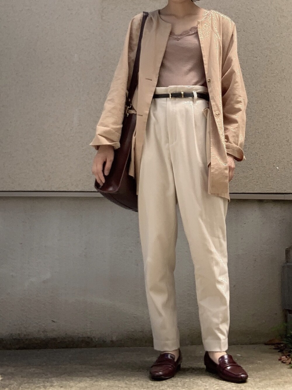 「Kastane、PAGEBOY、レースキャミソール、niko and ...、ORiental TRaffic(ORiental TRaffic)、ローファー、ベージュ」｜「PAGEBOYのレースキャミソール（キャミソール、ベージュ系）」を使った、PePeさん（レディース・161cm）の春コーディネートの1枚目の写真
