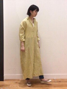 「URBAN RESEARCH DOORS（アーバンリサーチドアーズ）のリネンバックタックシャツワンピース（ワンピース、イエロー系）」を使った、emmdさん（レディース・162cm）の春コーディネート