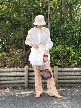 「LOWRYS FARM（ローリーズファーム）のウッドバングル　880326（バングル/リストバンド）」を使った、YUKINOさん（レディース・170cm）の夏コーディネート