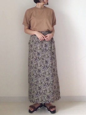 「カラーTシャツ」｜「アイテム（アクセサリー）」を使った、HIKARI  HAGAさん（レディース・159cm）の夏コーディネート