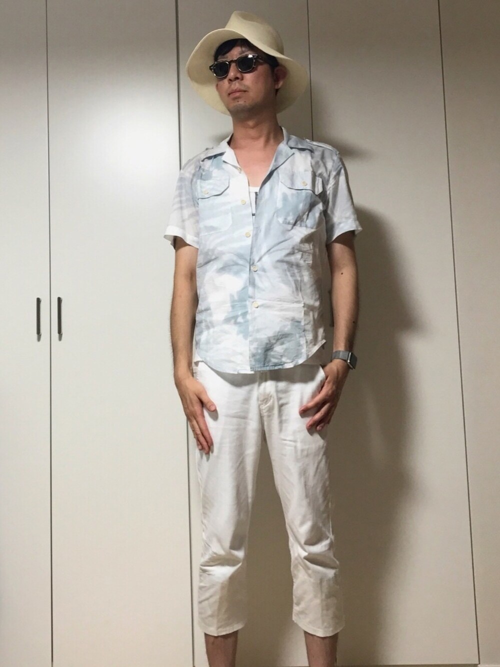 「シンプルコーデ、ホワイトコーデ、夏、開襟シャツ、ハット、ootd」｜「KIJIMA TAKAYUKIのKIJIMA TAKAYUKI ペーパーブレードハット（ハット、ホワイト系）」を使った、ささやんさん（メンズ・180cm）の夏コーディネートの1枚目の写真