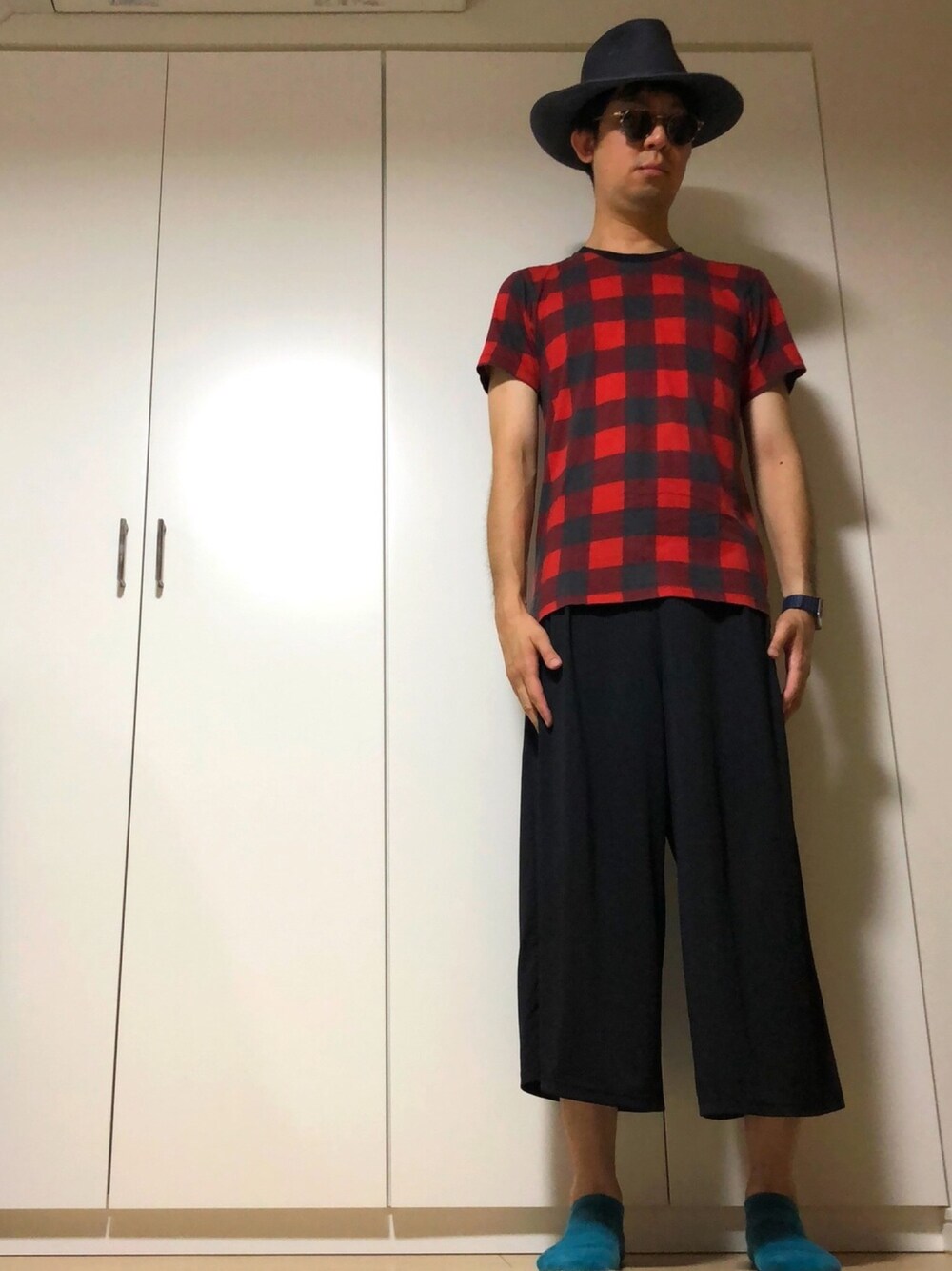 「summer、夏コーデ、オトナカジュアル、休日スタイル、今日のコーデ、ootd、サングラス、チェック、ガウチョパンツ、スニーカー」｜「KIJIMA TAKAYUKIのKIJIMA TAKAYUKI ペーパーブレードハット 181101（ハット、グレー系）」を使った、ささやんさん（メンズ・180cm）の夏コーディネートの1枚目の写真