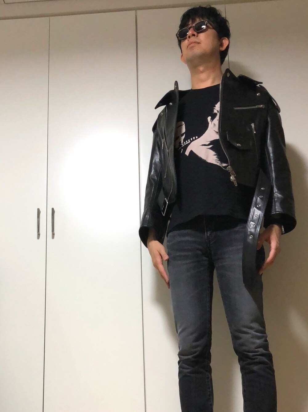 「秋コーデ、秋冬コーデ、オーバーサイズ、ビッグシルエット、黒、黒スキニー、ootd、お洒落さんとつながりたい、BALENCIAGA、Saint Laurent」｜「MOSCOTのアイテム（メガネ、ブラウン系）」を使った、ささやんさん（メンズ・180cm）の秋コーディネートの1枚目の写真