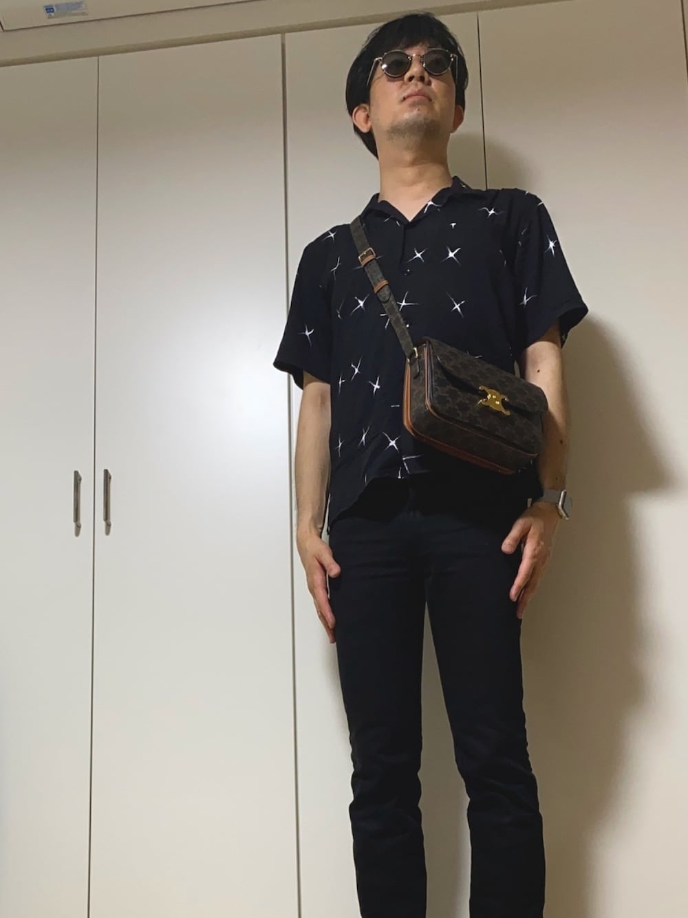 「CELINE、Saint Laurent、ブラック、開襟シャツ、夏コーデ、今日のコーデ、ootd、大人カジュアル、きれいめカジュアル、カジュアル」｜「OLIVER PEOPLESの505 （メガネ、ブラック系）」を使った、ささやんさん（メンズ・180cm）の夏コーディネートの1枚目の写真