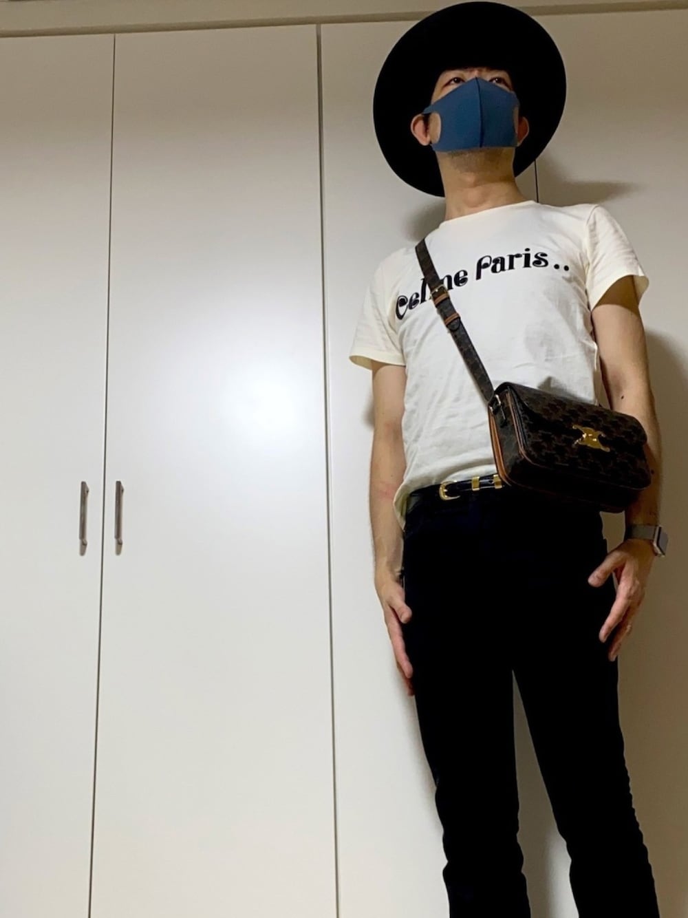 「きれいめカジュアル、カジュアル、夏コーデ、夏、Tシャツ、夏だ！Tシャツ着よう！、ブラックデニム、ootd、CELINE、おしゃれさんと繋がりたい」｜「KIJIMA TAKAYUKIのKIJIMA TAKAYUKI ペーパーブレードハット（ハット、ブラック系）」を使った、ささやんさん（メンズ・180cm）の夏コーディネートの1枚目の写真