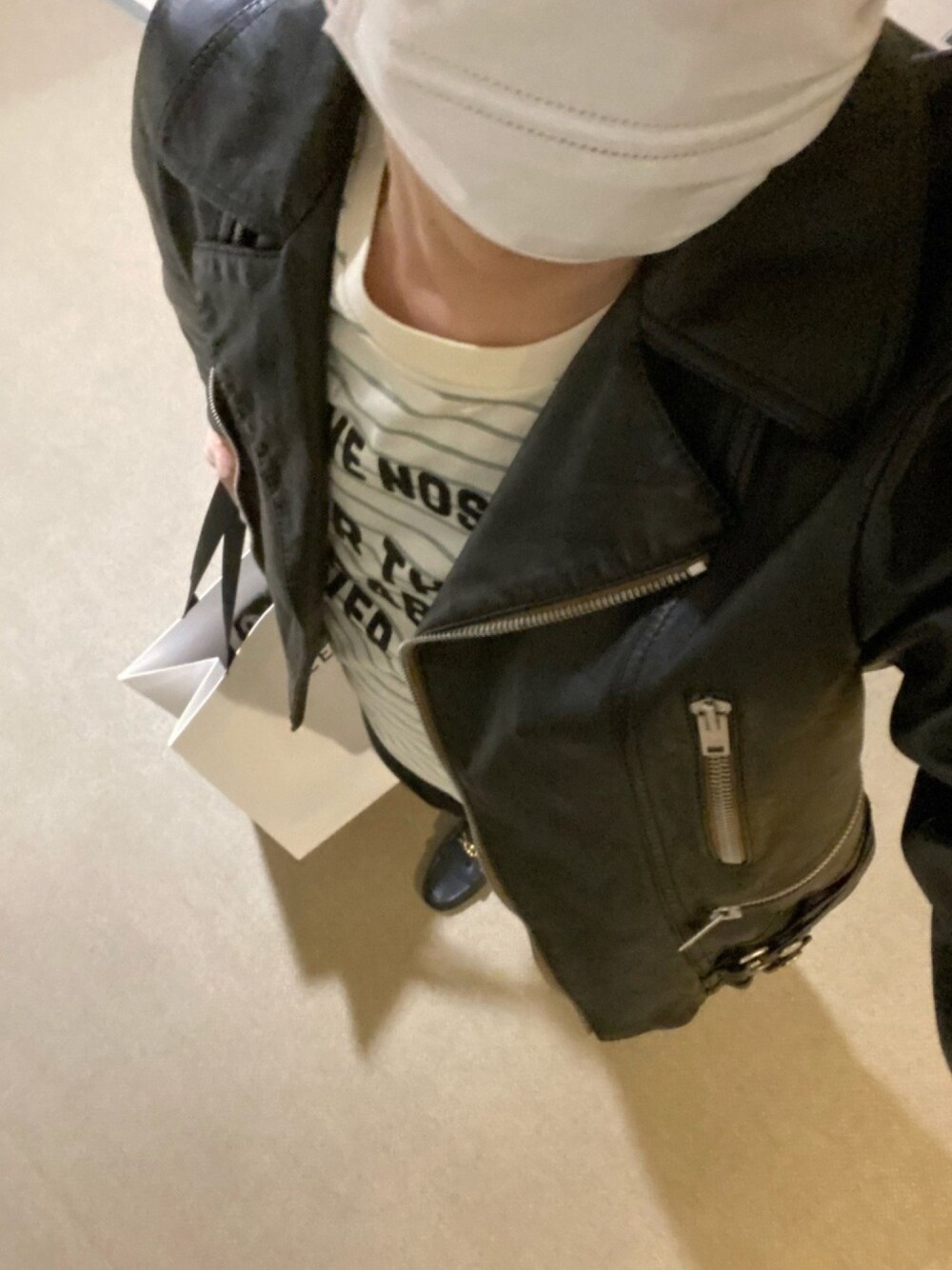 「ライダース、レザー、ボーダー、カットソー、CELINE、私の推しブランド、春コーデ、休日コーデ、お洒落さんとつながりたい、いいね、save、フォローお願いします🤑」｜「CELINEのアイテム（ライダースジャケット、ブラック系）」を使った、ささやんさん（メンズ・180cm）の冬コーディネートの1枚目の写真