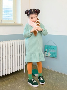 「アイテム（スリッポン）」を使った、ILOVEJさん（キッズ・120cm）の秋コーディネート