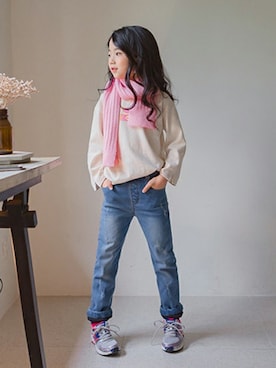 「アイテム（デニムパンツ）」を使った、ILOVEJさん（キッズ・120cm）の冬コーディネート