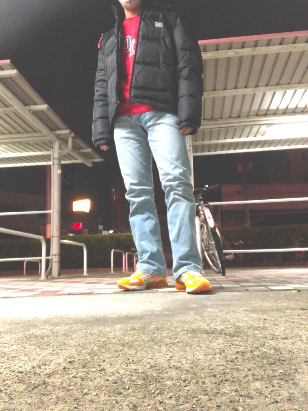 「おしゃれさんと繋がりたい、ダウンジャケット、ふるぎコーデ、ストリート、古着MIX、アメカジ、70's、90'sスタイル」｜「Levi'sのSTAY LOOSE CARPENTER MAKE ME（デニムパンツ、ブルー系）」を使った、ピカチュウ さん（メンズ・170cm）の冬コーディネートの1枚目の写真