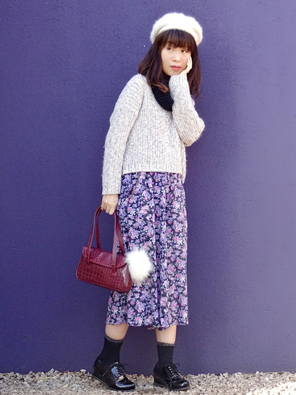 「冬コーデ、ベレー帽、スヌード、帽子、花柄、ワイドパンツ、ファー小物」｜「FOREVER 21のアイテム（帽子、ピンク系）」を使った、Megchuさん（レディース・155cm）の冬コーディネートの1枚目の写真
