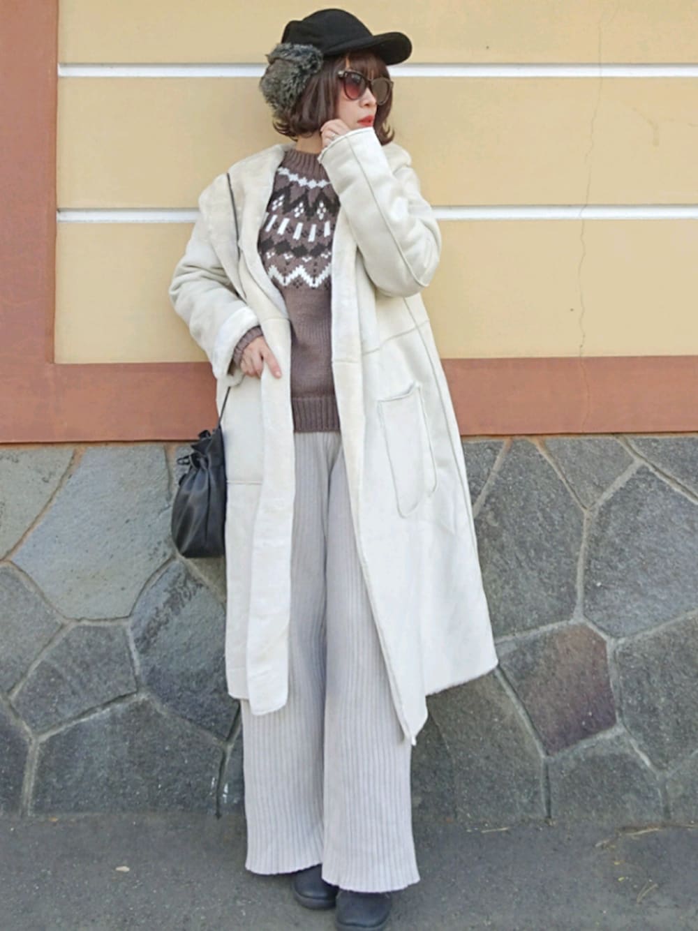 「リブパンツ、GU、ムートンコート、ニットパンツ、ノルディック柄、フライトキャップ、auntmarie's 、polcadot、RUBEN、フェアアイル」｜「RubenのMIXフェイクファー イヤーフラップCAP（キャップ、ブラック系）」を使った、Megchuさん（レディース・155cm）の秋コーディネートの1枚目の写真