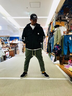 「BURLAP OUTFITTER（バーラップアウトフィッター）のアイテム（マウンテンパーカー）」を使った、Chijiさん（メンズ・171cm）の冬コーディネート