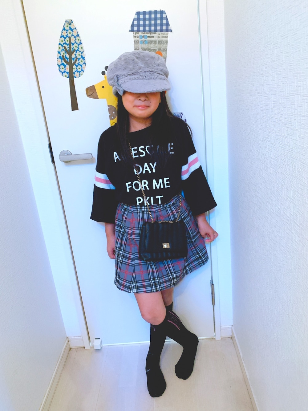 「かわいい♡、秋、小学生」｜「PinkLatteのアイテム（Tシャツ/カットソー、ブラック系）」を使った、miare♡さん（レディース・132cm）の秋コーディネートの1枚目の写真