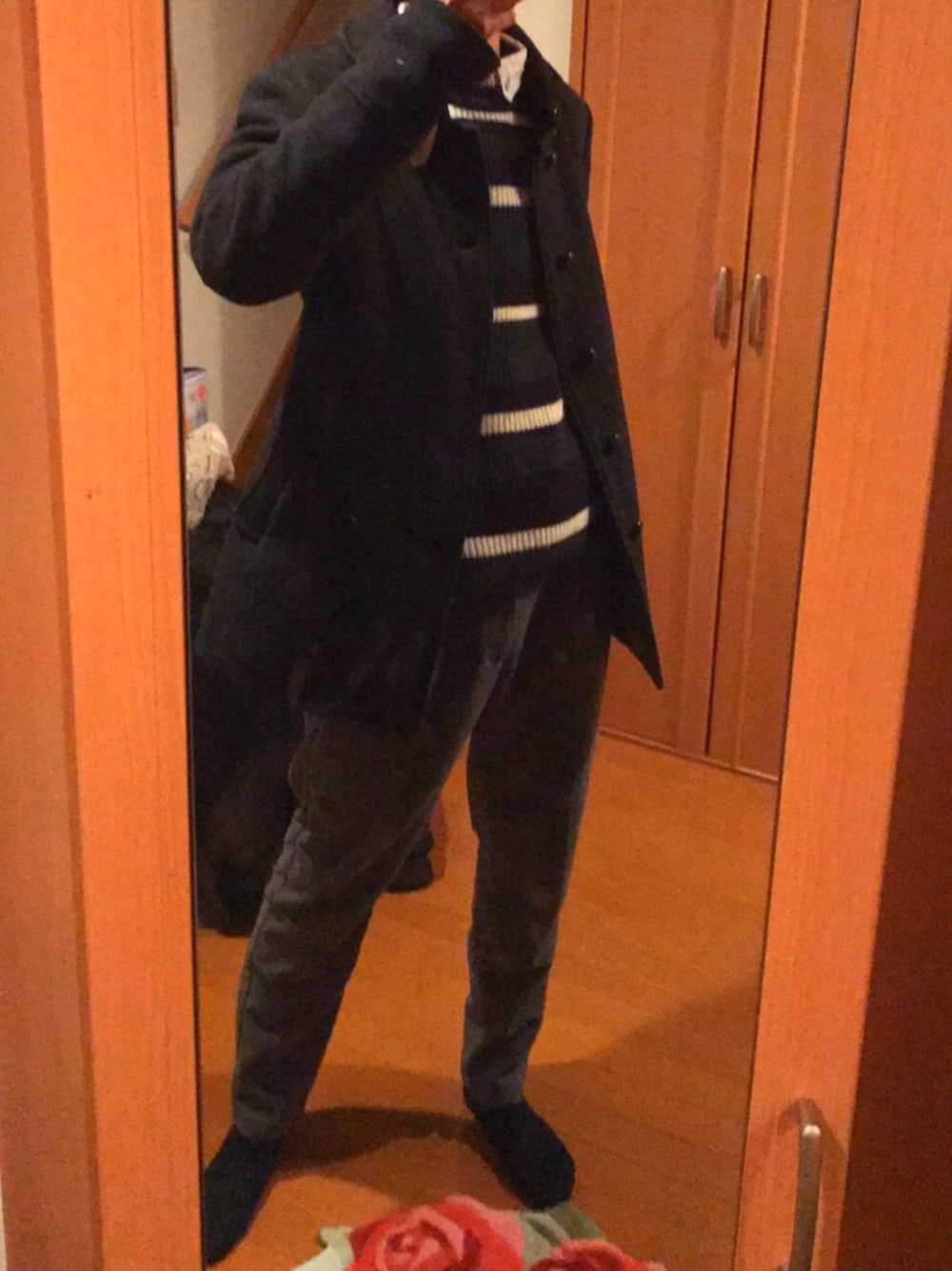 「SHIPSのアイテム（ダウンジャケット/コート、ブラック系）」を使った、TaKoKuさん（メンズ・180cm）の冬コーディネートの1枚目の写真