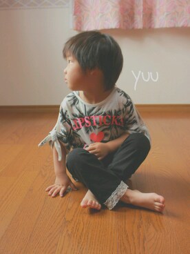 「Birthday（バースデイ）のアイテム（Tシャツ/カットソー、ホワイト系）」を使った、yuu×yuzukiさん（キッズ）の夏コーディネート
