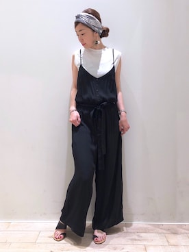 「YECCA VECCA（イェッカヴェッカ）のアイテム（オールインワン・サロペット）」を使った、sakiyoさん（レディース・161cm）の春コーディネート