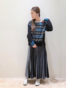 「ベロアスカート」｜「アイテム（スニーカー）」を使った、sakiyoさん（レディース・161cm）の冬コーディネート