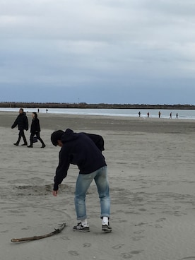 「Champion（チャンピオン）のアイテム（パーカー、ブラック系）」を使った、nknmsyさん（メンズ・178cm）の冬コーディネート