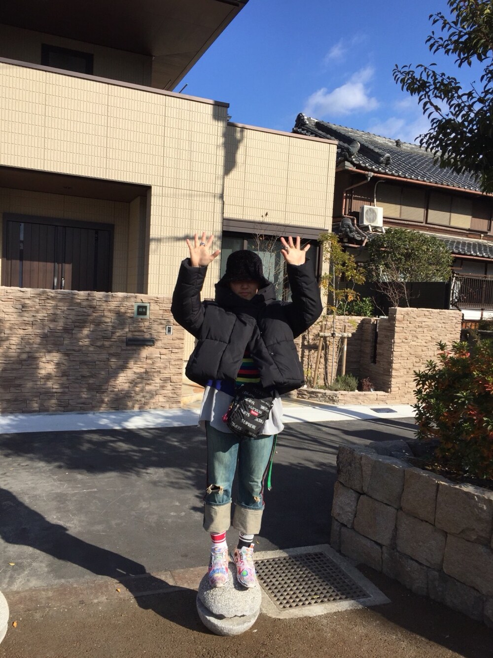 「古着、お洒落さんとつながりたい、ootd、冬、UNIQLO、H&M、ファストファッション、リメイク、ペイント」｜「H&Mのアイテム（ダウンジャケット/コート、ブラック系）」を使った、shin_@さん（メンズ・170cm）の冬コーディネートの1枚目の写真