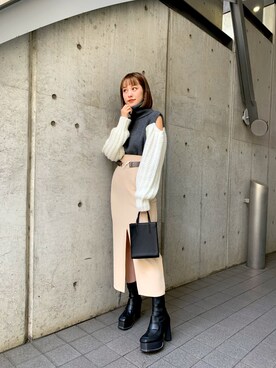 「MURUA（ムルーア）のデザインベルトスクエアバッグ（ショルダーバッグ）」を使った、土肥　夕華さん（レディース・158cm）の秋コーディネート