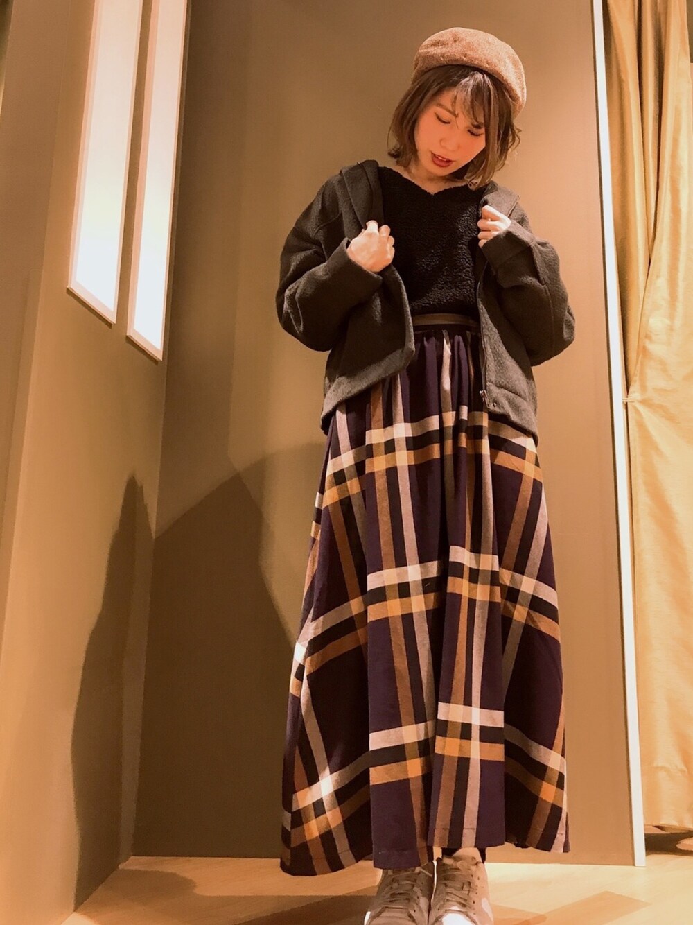 「チェックスカート、ブルゾン、ショートコート、スタッフセンバツ、初売りセールで買いました2019、パープル、ベレー帽」｜「Green　Parksの・ビッグチェックロングスカート（スカート、パープル系）」を使った、きょんさん（レディース・159cm）の冬コーディネートの1枚目の写真