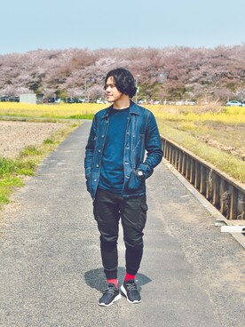 「PULL&BEAR（プルアンドベア）のアイテム（チノパンツ）」を使った、黃安森さん（メンズ・173cm）の春コーディネート