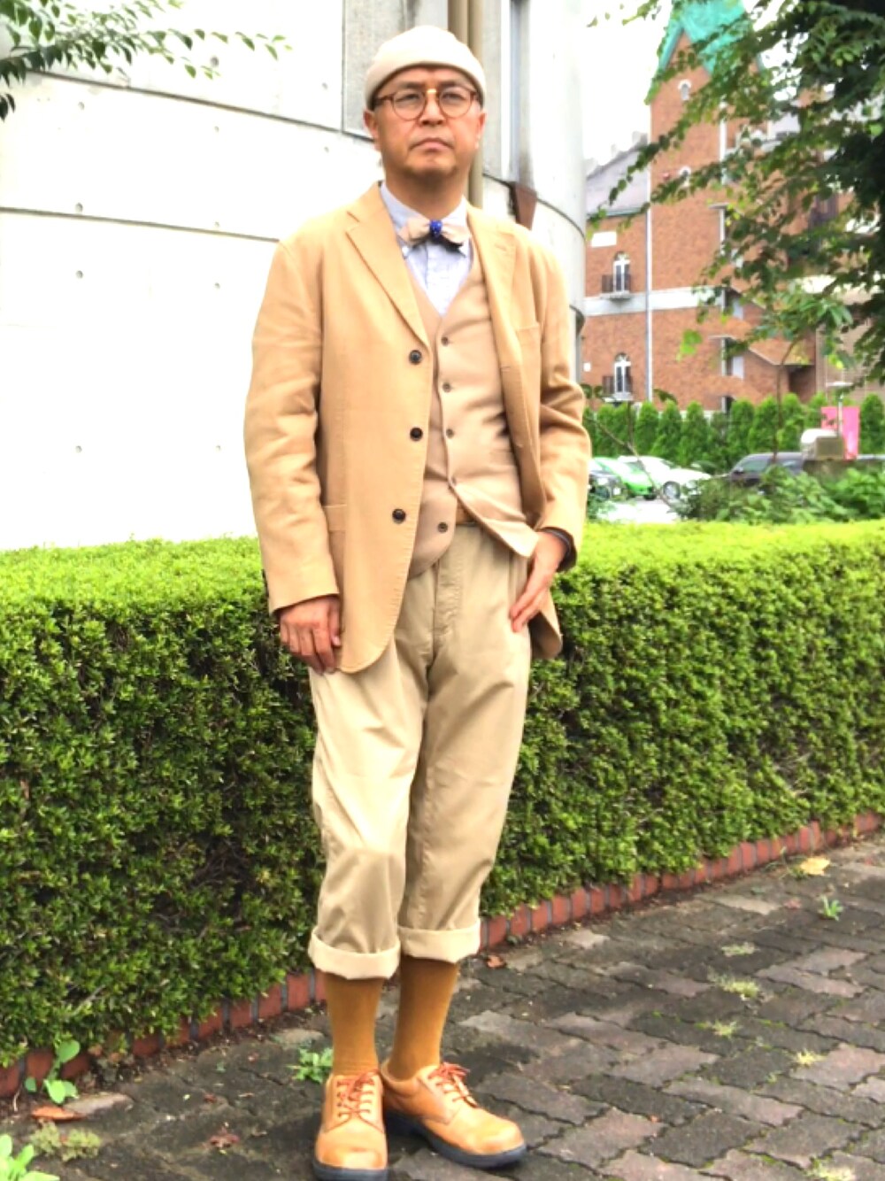 「トラッド、リバーシブル、ウエストコート、クロップドパンツ、フィッシングキャップ」｜「自家製アスコットタイとボウタイのアイテム（ネクタイ、その他）」を使った、でゑさん（メンズ・175cm）の夏コーディネートの1枚目の写真