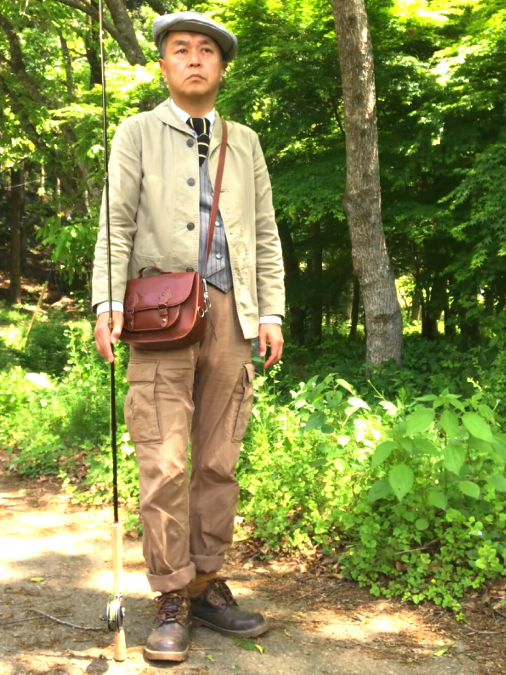 「釣り、トラッド、ショールカラージャケット、ニットタイ、カーゴパンツ」｜「日中はかなり暑かったのアイテム（その他、その他）」を使った、でゑさん（メンズ・175cm）の春コーディネートの1枚目の写真