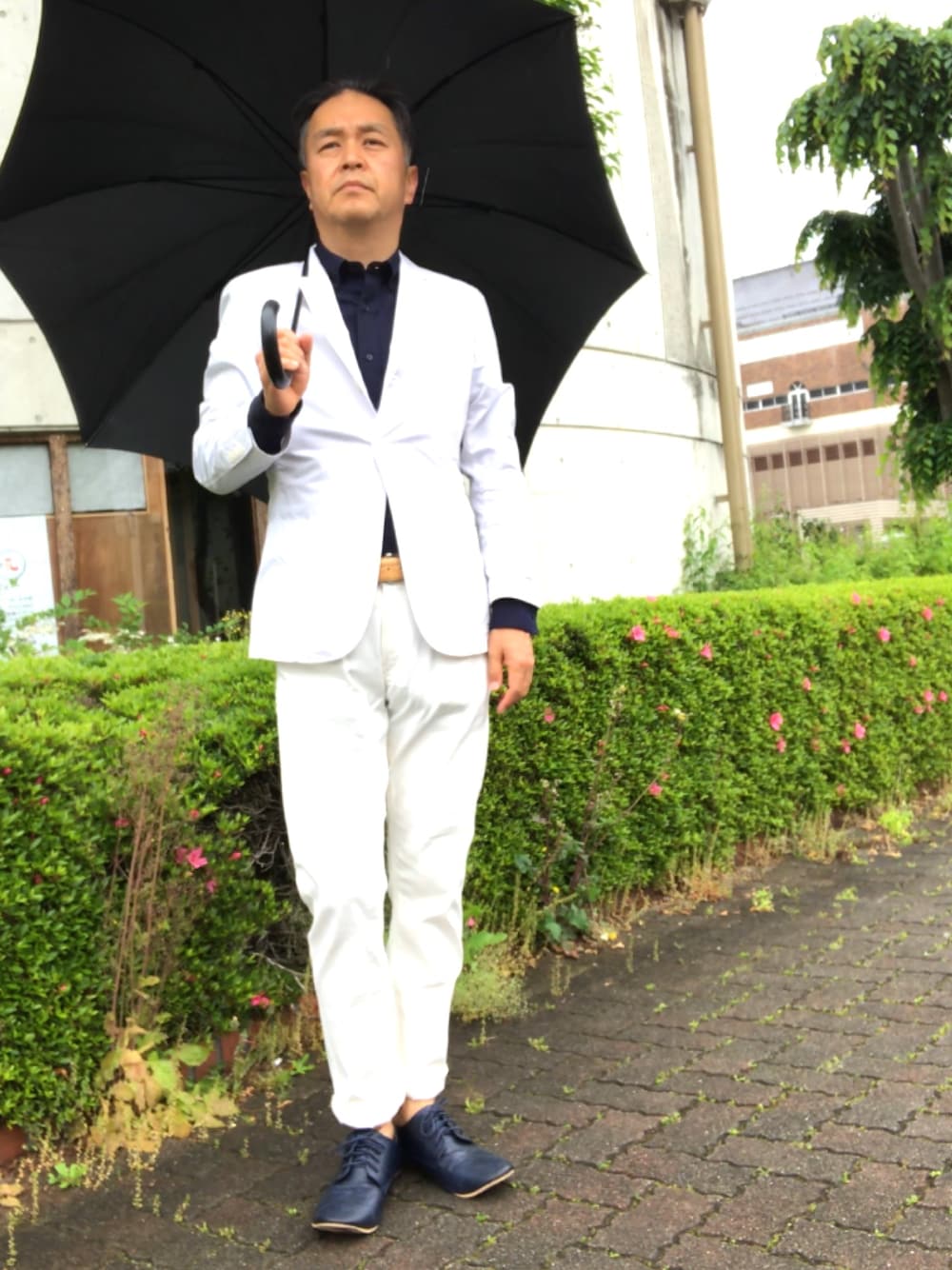 「トラッド、白ジャケット、白パンツ、ボタンダウンシャツ、ダンスシューズ」｜「ヒゲ帳ルーロー飯。懐かしい^_^のアイテム（その他、その他）」を使った、でゑさん（メンズ・175cm）の春コーディネートの1枚目の写真