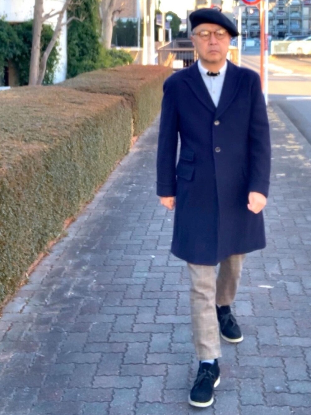 「トラッド、ポロコート、ベレー帽、ツイードパンツ、スエードシューズ」｜「オリジナル丼その2 カニカマ丼のアイテム（その他、その他）」を使った、でゑさん（メンズ・175cm）の冬コーディネートの1枚目の写真