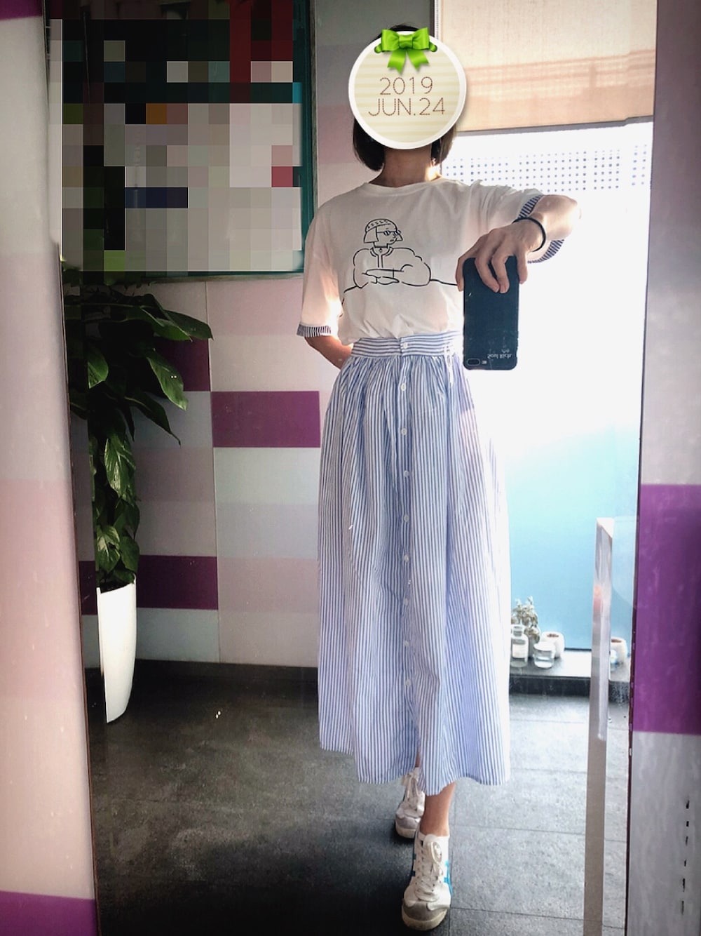 「stripe、RETRO GIRL、90’s、light blue」｜「Onitsuka TigerのWEB限定 onitsuka tiger/オニツカタイガー MEXICO 66 TH4J2L                      （スニーカー、ホワイト系）」を使った、桃猪🍑さん（レディース・165cm）の夏コーディネートの1枚目の写真
