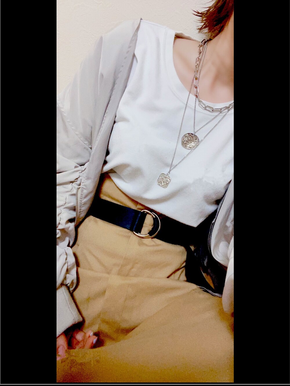 「アクセサリー、シルバーアクセサリー、おしゃれさんと繋がりたい、いいね、save、フォローお願いします🤑、休日スタイル、お洒落さんとつながりたい、ネックレス、大人カジュアル、アパレルスタッフ、プチプラ」｜「RETRO GIRLのアイテム（MA-1、ベージュ系）」を使った、なかゆさん（レディース・161cm）の春コーディネートの1枚目の写真