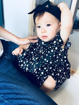 「アイテム（ヘアアクセサリー）」を使った、agnès b. Enfant店長さん（キッズ・70cm）の夏コーディネート