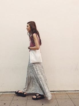 「Teva（テバ）のTeva / プラットフォーム ユニバーサル（サンダル）」を使った、福本 茉以さん（レディース・160cm）の夏コーディネート